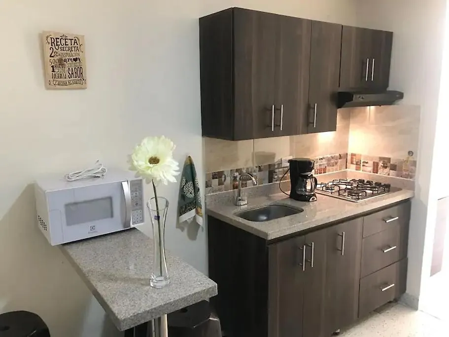 Casa Estadio Medellin Apartamentos Turisticos Renovados Y Modernos Cerca Al Metro - Sector Laureles-Estadio